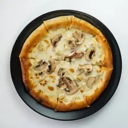 Chicken Alfredo Pizza