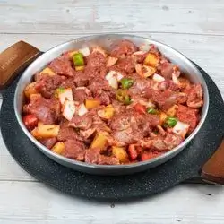 Marinated Meat Qalya Tray