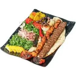 قاپی نیو کەبابی گۆشت و تکەی مریشک
