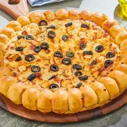 Cheese & Olive Pizza