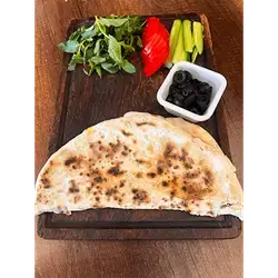 Thyme Manakish with Vegetables
