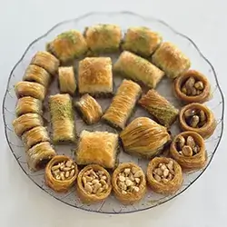 Walnut And Pistachio Baklava - Half Kilo