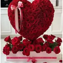 Big Size Heart Shaped Rose On Box