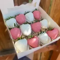 Strawberry Box With Chocolate