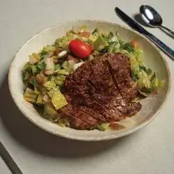 زەڵاتەی گۆشت
