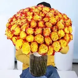 Imported Rose Bouquet with Vase – 79 Flowers