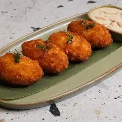 Crispy chicken rolls