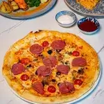 Salami Pizza