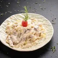 Fettuccine Alfredo