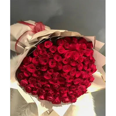 Bouquet Of Red Flowers With Accessories, 180 Flowers