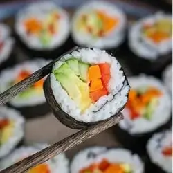 Vegetable Sushi Roll (10 Pcs)
