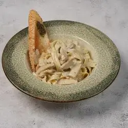 Fettuccine Alfredo