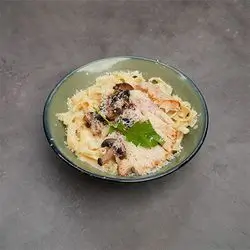 Fettuccine Alfredo