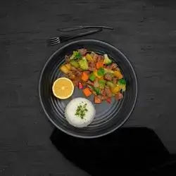 Beef Veggies Stir Fry (560 Cal | P:44G)