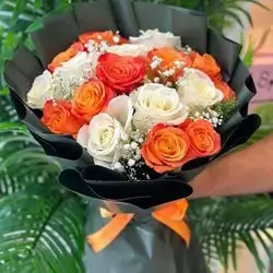چەپکە گوڵی سروشتی سپی و پرتەقاڵی