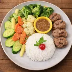 تۆپی گۆشتی تەندروست لەگەڵ سۆسی قارچک