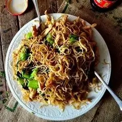 Fresh Fried Noodle with Chicken