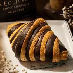 SunMoon Choco Croissant