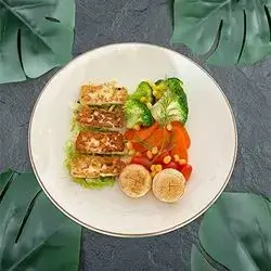 Mixed Sauteed Vegetables With Grilled Halloumi