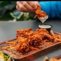 Buddy's Chicken Wings