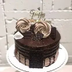 Chocolate flowers cake