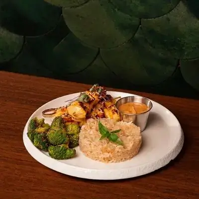 Chicken satay plate