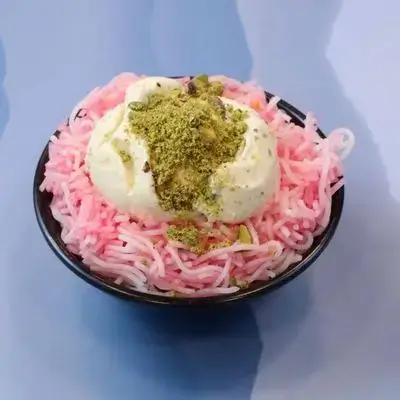 Faluda with Pistachio Ice Cream