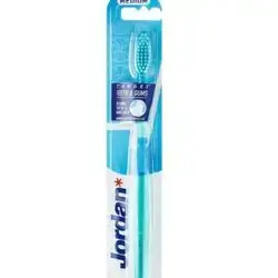 JORDAN brushteeth target teeth and gums medium