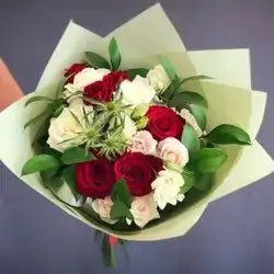 Mix Red Rose & White Rose Bouquet