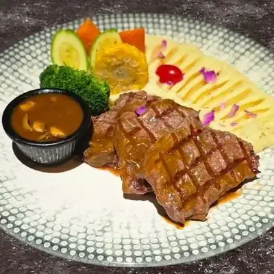 Tche Tche Beef Steak