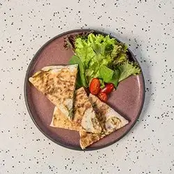 نانی تەندوور بە حەلومی و پێستۆ