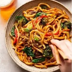 Fresh Fried Noodles With Vegetables