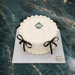 Vanilla And Bow Cake - 20 Person