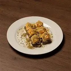 پاقڵاوەی عێراقی بە فستق