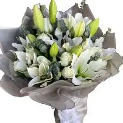 Oriental Bouquet With Roses