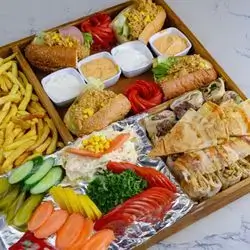 Family Shawarma Meal (4 Persons)