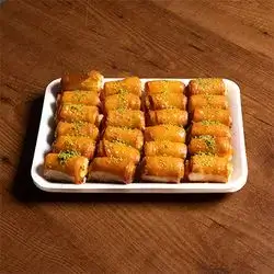 Znoud El Set With Cream