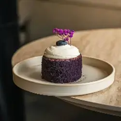 کێکی بلو ڤێلڤێت دیلۆکس