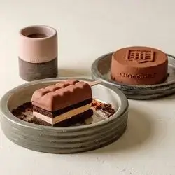 Mini The Chocomelt Cake with Baby Dynamite and Shot of Chocolate - Milk