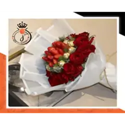 Bouquet With Chocolate And Strawberries