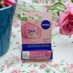 NIVEA Soft Rose Lip Care