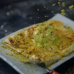 Qatmer With Pistachio And Ice Cream