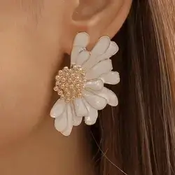 A Pair Fashionable Elegant Floral Earrings, Half-Dipped White Flower Earrings