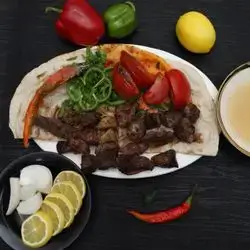 ١ نەفەر تکەی گۆشت