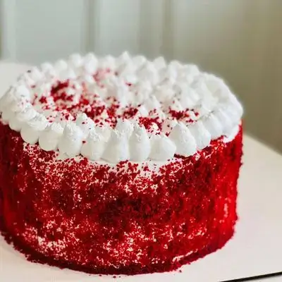 Whole Red Velvet Cake 6 Persons