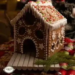 Ginger bread house mid size