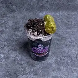 Oreo Ice Cream Cup And Oreo Sauce Baklava