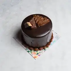 Snickers Cake