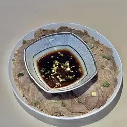 زەڵاتەی گۆشت