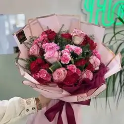 Rose، Gypsophila And Clove Flower Bouquet